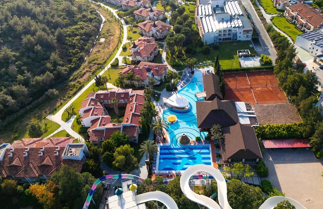 Aqua Fantasy Aquapark Hotel & Spa-1